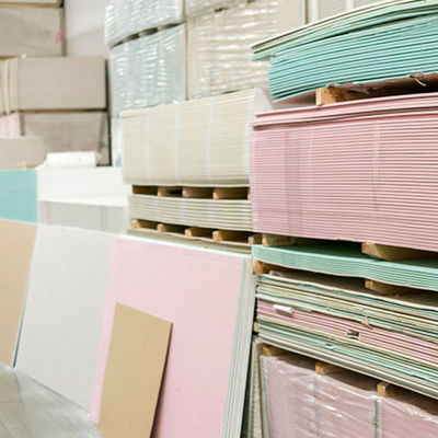 よい価格 屋内天井のための15mmの耐火性の石膏ボードの赤い色 オンライン