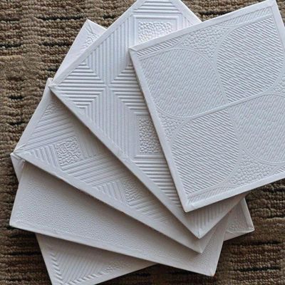 よい価格 屋外ポリ塩化ビニールのギプスの天井は、防水ポリ塩化ビニール偽の天井を薄板にした オンライン